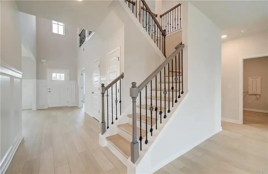 Spacious, unfurnished interior of a new home in Grandview at Millers Mill, Stockbridge (Image 19).