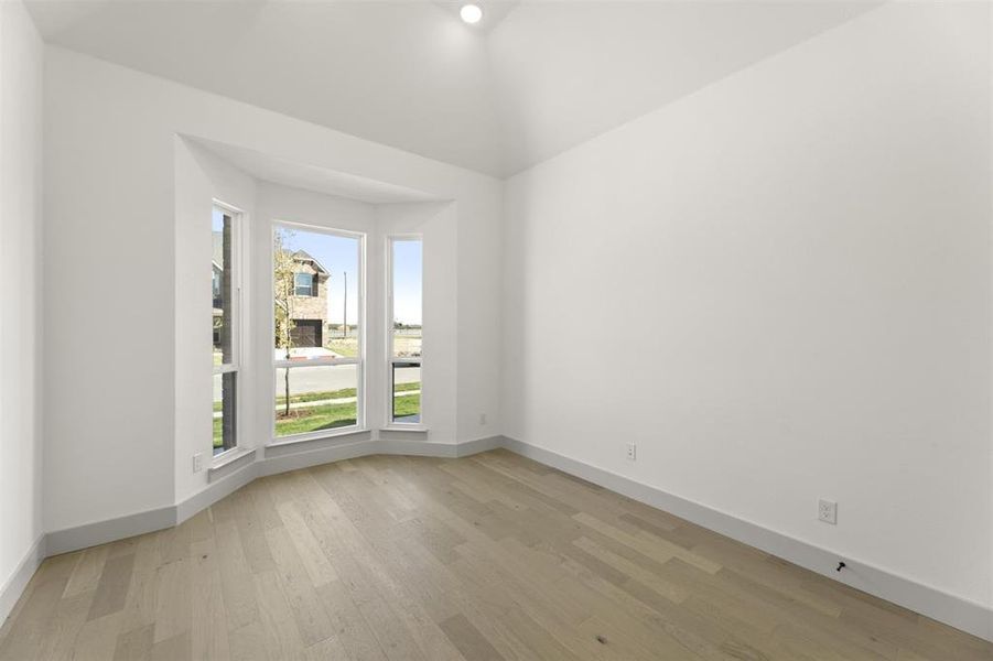 Spacious, unfurnished interior of a new home in Polo Ridge, Mesquite (Image 20). Spacious, unfurnished interior of a new home in Polo Ridge, Mesquite (Image 20).