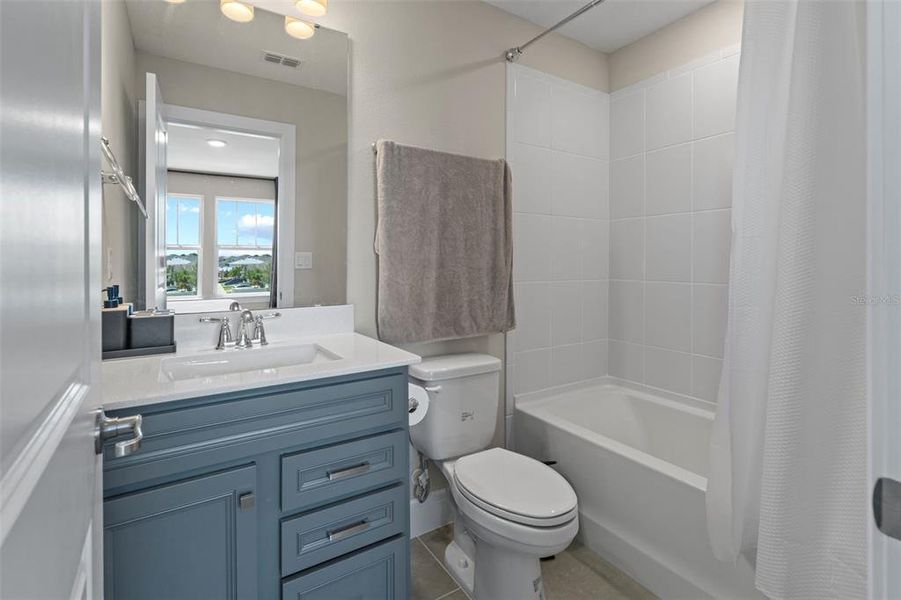 Furnished interior view inside a new home in , Montverde (Image 7).