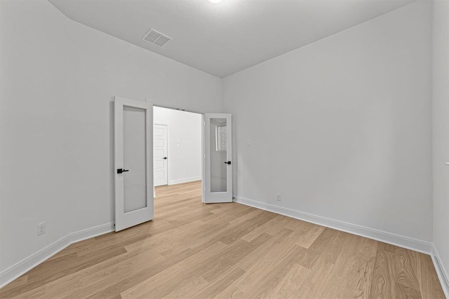 Spacious, unfurnished interior of a new home in Creekshaw – Classic, Royse City (Image 19). Spacious, unfurnished interior of a new home in Creekshaw – Classic, Royse City (Image 19).