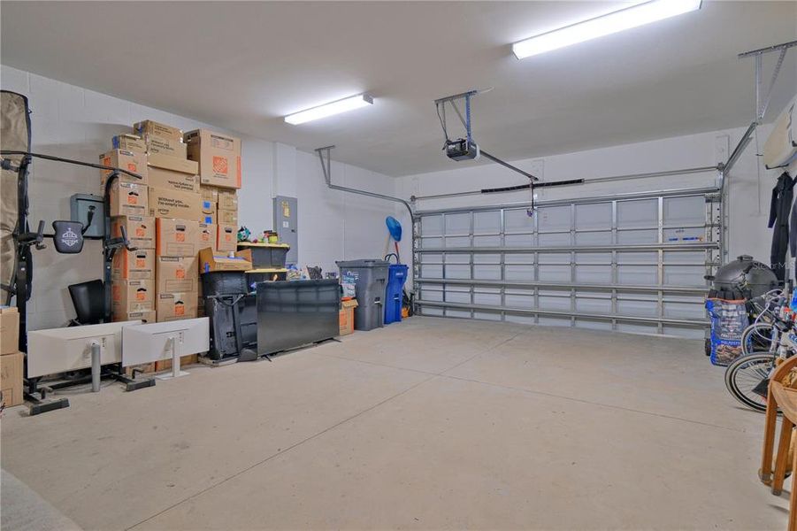 Spacious, unfurnished interior of a new home in , Bradenton (Image 25). Spacious, unfurnished interior of a new home in , Bradenton (Image 25).