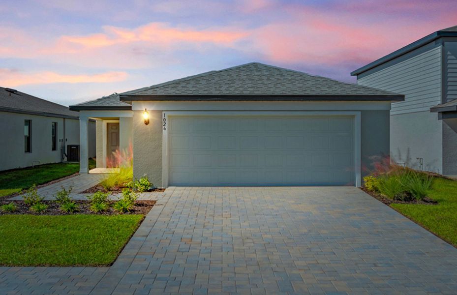 Exterior details and patio area of a home in Caloosa Cove, Labelle (Image 3).