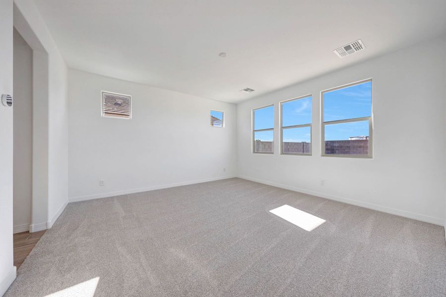 Spacious, unfurnished interior of a new home in Tierra Vistoso, Surprise (Image 9).