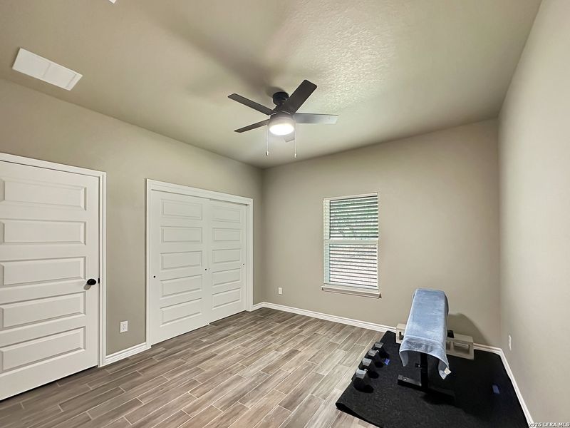 Spacious, unfurnished interior of a new home in , Canyon Lake (Image 19).