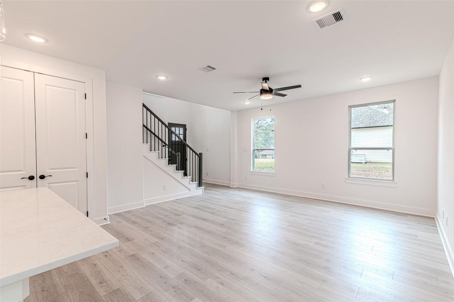 Spacious, unfurnished interior of a new home in , Huntsville (Image 43).