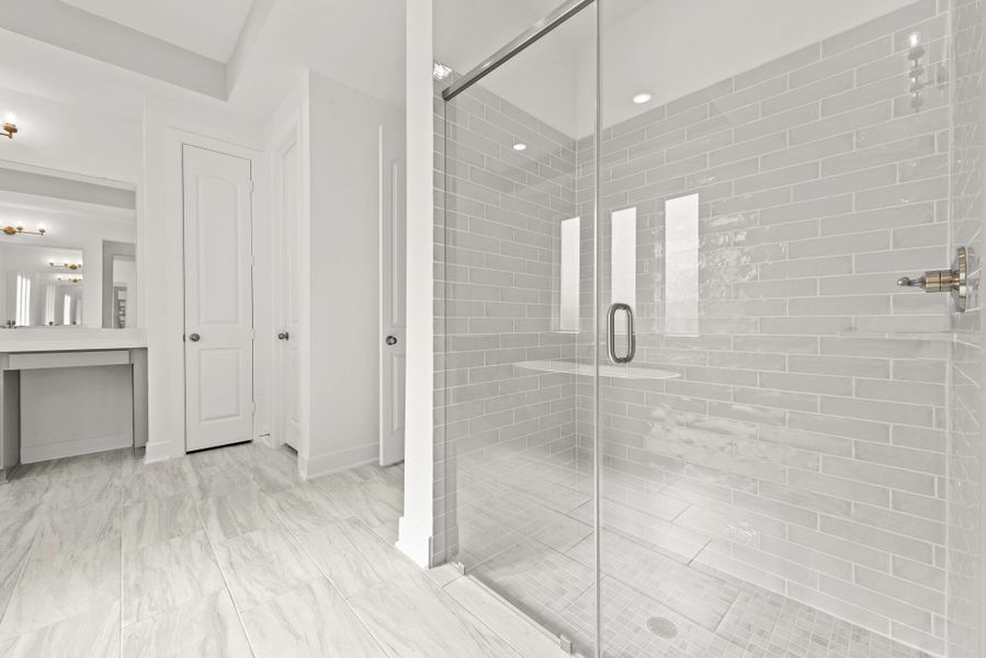 Representative image. Features, specifications, selections and colors may vary.