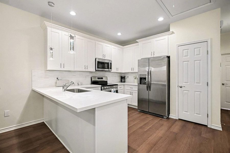 Great area for bar stools! Refrigerator STAYS! Great area for bar stools! Refrigerator STAYS!