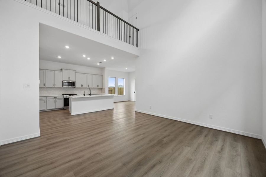 Spacious, unfurnished interior of a new home in Bergamo, Katy (Image 12).