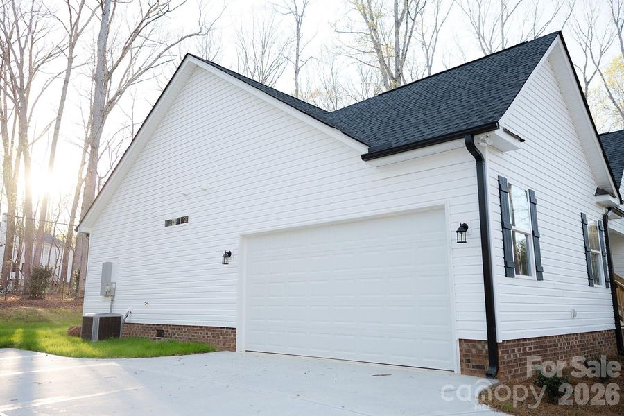 Exterior details and patio area of a home in , Catawba (Image 11).