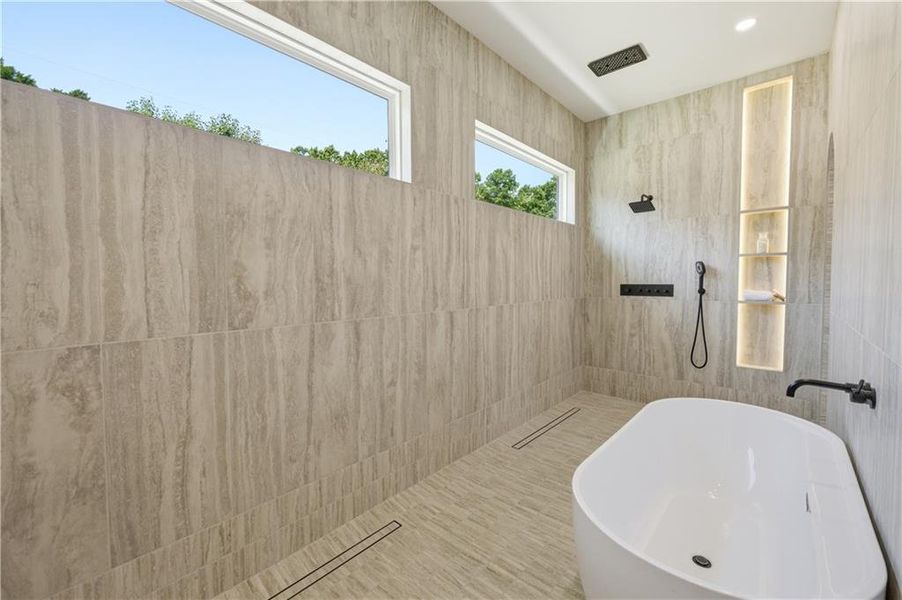 Image 84 of a home in .