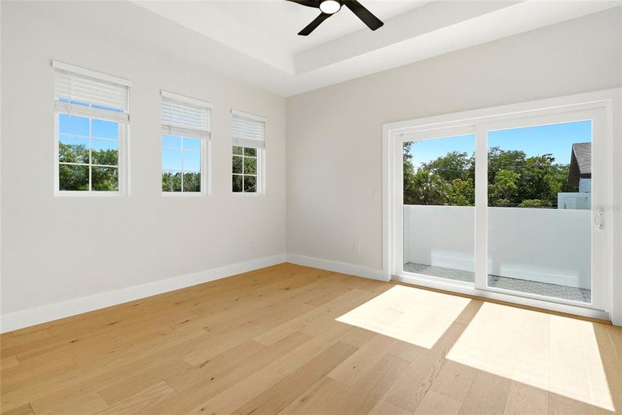 Spacious, unfurnished interior of a new home in , St. Petersburg (Image 35).