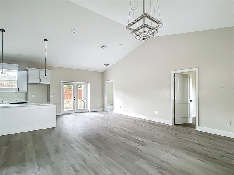 Spacious, unfurnished interior of a new home in , Ocala (Image 26).