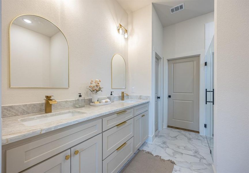 Furnished interior view inside a new home in , Fort Worth (Image 18).