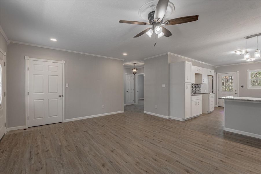 Spacious, unfurnished interior of a new home in , Huntsville (Image 13).