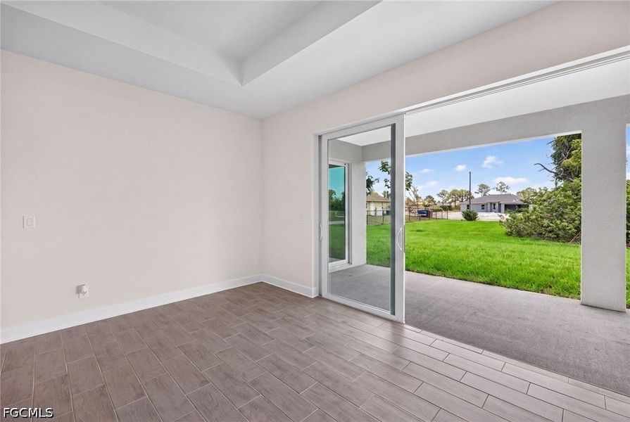Spacious, unfurnished interior of a new home in Cape Coral, Cape Coral (Image 15).