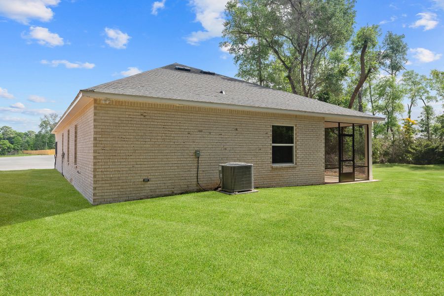 Representative exterior details of a home built from the Drexel by Maronda Homes in Applewood Reserve, Lakeland (Image 34).