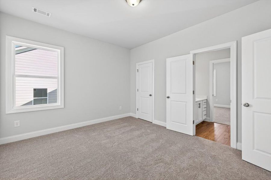 Spacious, unfurnished interior of a new home in Hemingway, Flowery Branch (Image 33). Spacious, unfurnished interior of a new home in Hemingway, Flowery Branch (Image 33).