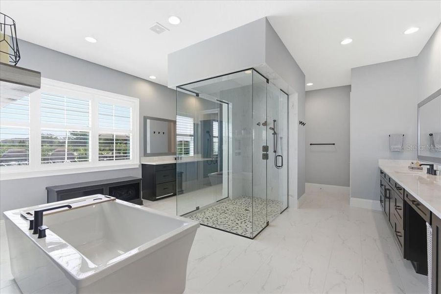 Furnished interior view inside a new home in , Orlando (Image 45).