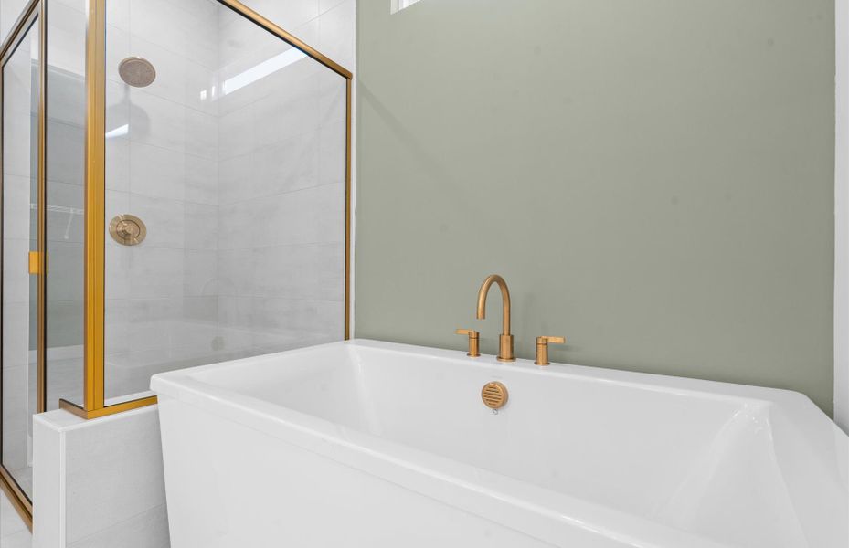 Representative interior finishes for a home built from the Mystique by Del Webb in Del Webb Greenville, Greenville (Image 18).