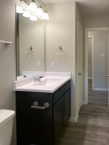 Representative furnished interior of a home built from the Floor Plan 1816 by Colina Homes in Grand Magnolia, Magnolia (Image 18). Representative furnished interior of a home built from the Floor Plan 1816 by Colina Homes in Grand Magnolia, Magnolia (Image 18).