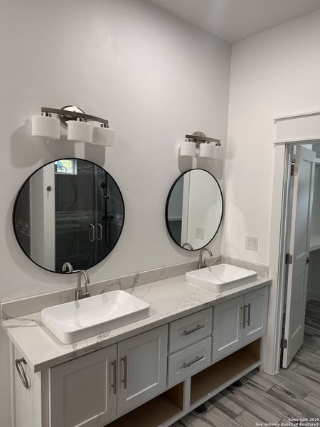 Furnished interior view inside a new home in , Kerrville (Image 5).