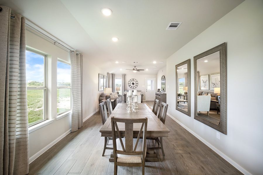 Representative furnished interior of a home built from the Austin by Beazer Homes in Laurel Landing: Founders Collection, Alvin (Image 14). Representative furnished interior of a home built from the Austin by Beazer Homes in Laurel Landing: Founders Collection, Alvin (Image 14).