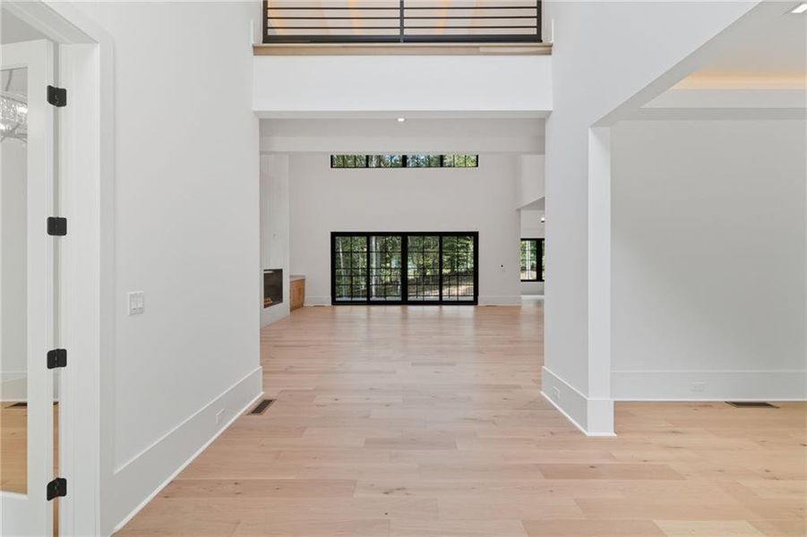 Spacious, unfurnished interior of a new home in , Alpharetta (Image 78).