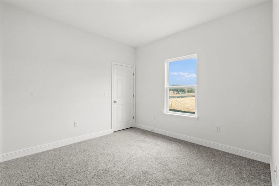 Spacious, unfurnished interior of a new home in Natureview, Freeport (Image 20).
