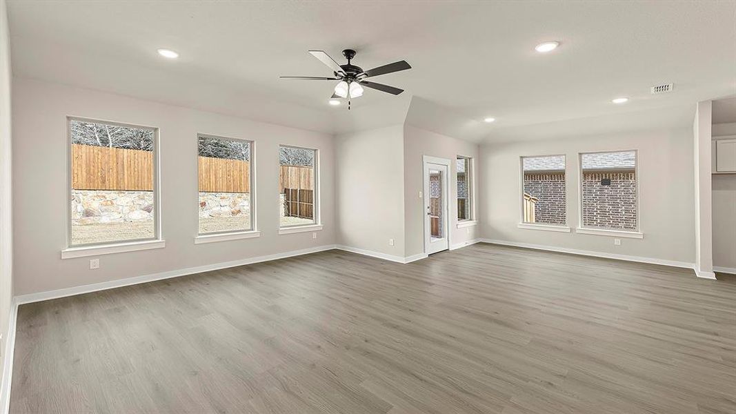 17. 2110 Sunnymede - Family (3)