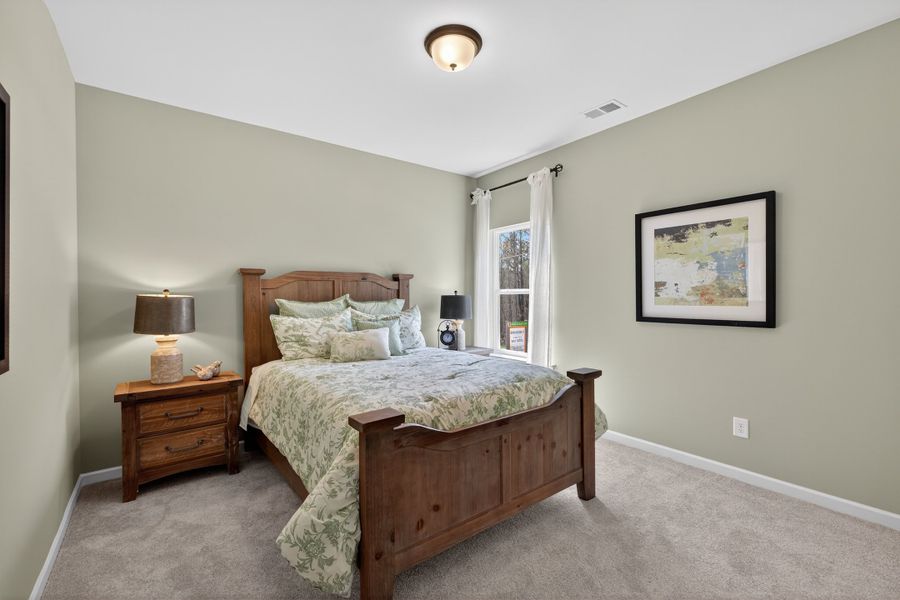 Furnished interior view inside a new home in Oakmont, Dallas (Image 20). Furnished interior view inside a new home in Oakmont, Dallas (Image 20).