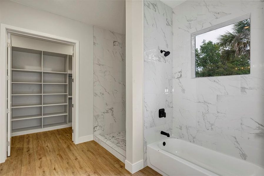 Image 42 of a home in .