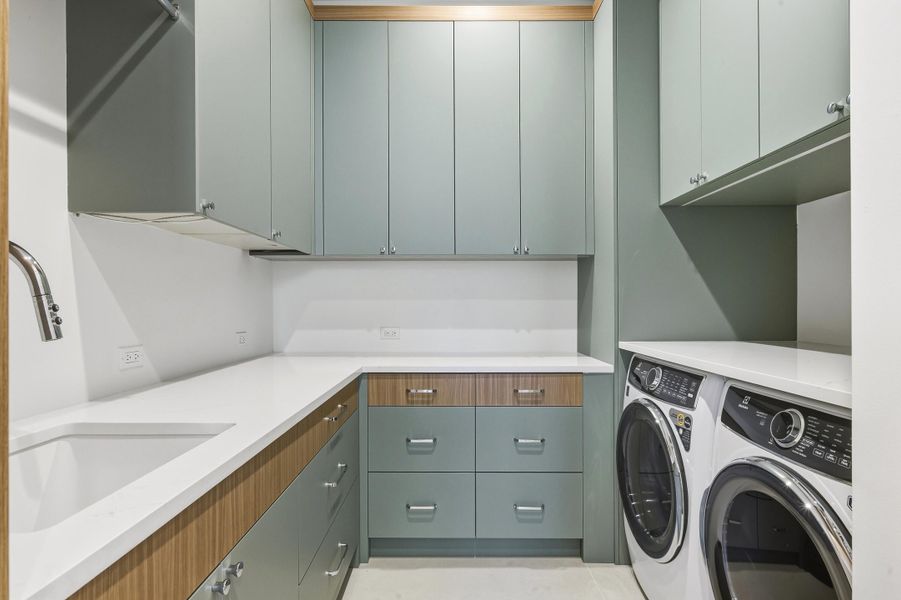 LAUNDRY ROOM - 1ST FLOOR