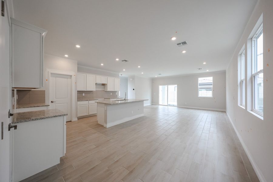 Spacious, unfurnished interior of a new home in North Copper Canyon, Surprise (Image 17). Spacious, unfurnished interior of a new home in North Copper Canyon, Surprise (Image 17).