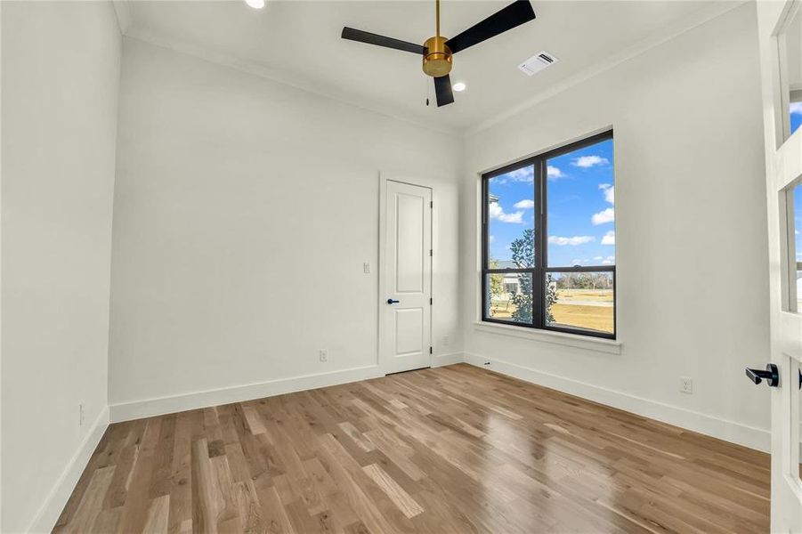 Spacious, unfurnished interior of a new home in , Aledo (Image 31).