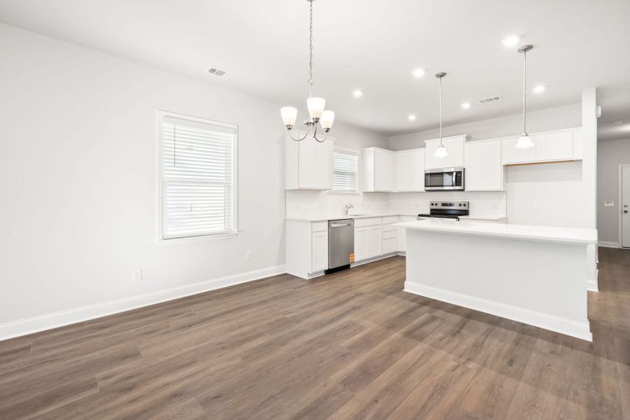 Spacious, unfurnished interior of a new home in Waterways, Richmond Hill (Image 22).