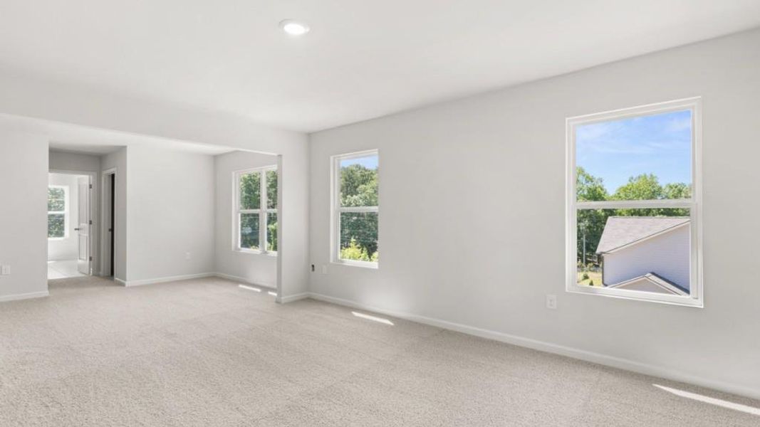 Spacious, unfurnished interior of a new home in Falcon Landing, Gainesville (Image 21).