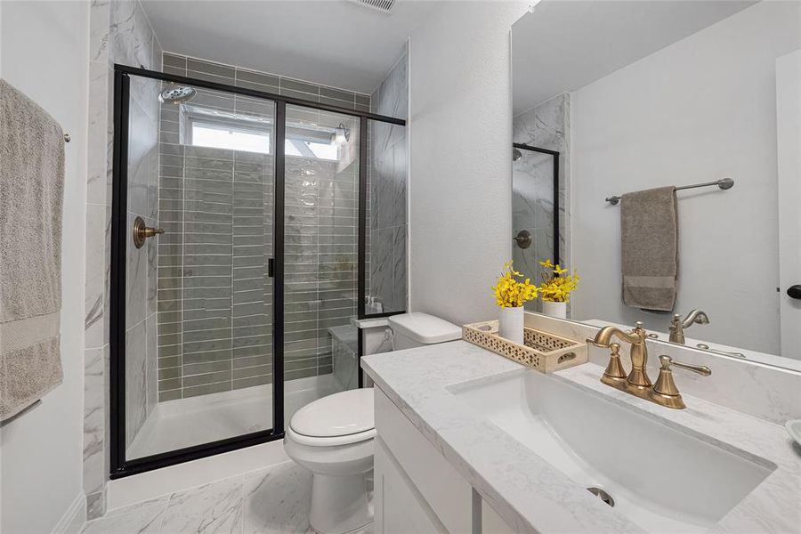Furnished interior view inside a new home in , Irving (Image 28).