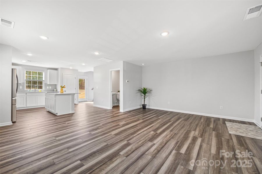 Spacious, unfurnished interior of a new home in Creekside Cottages, Bessemer City (Image 17).