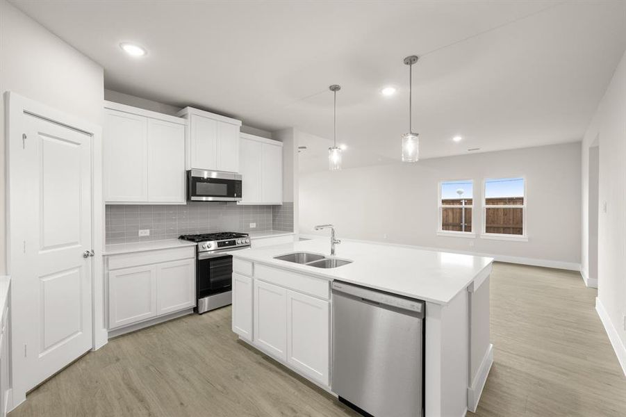 1408 Blackthorne- Kitchen-3