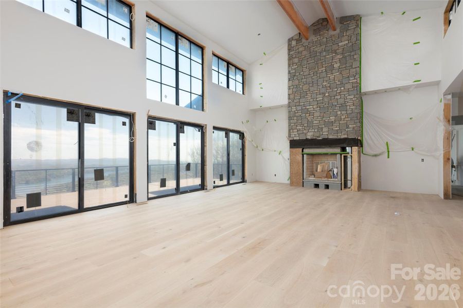 Spacious, unfurnished interior of a new home in , Lake Toxaway (Image 4).
