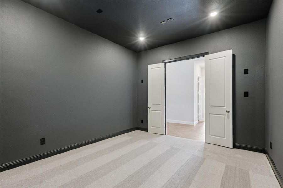 Spacious, unfurnished interior of a new home in Sienna 65', Missouri City (Image 29).