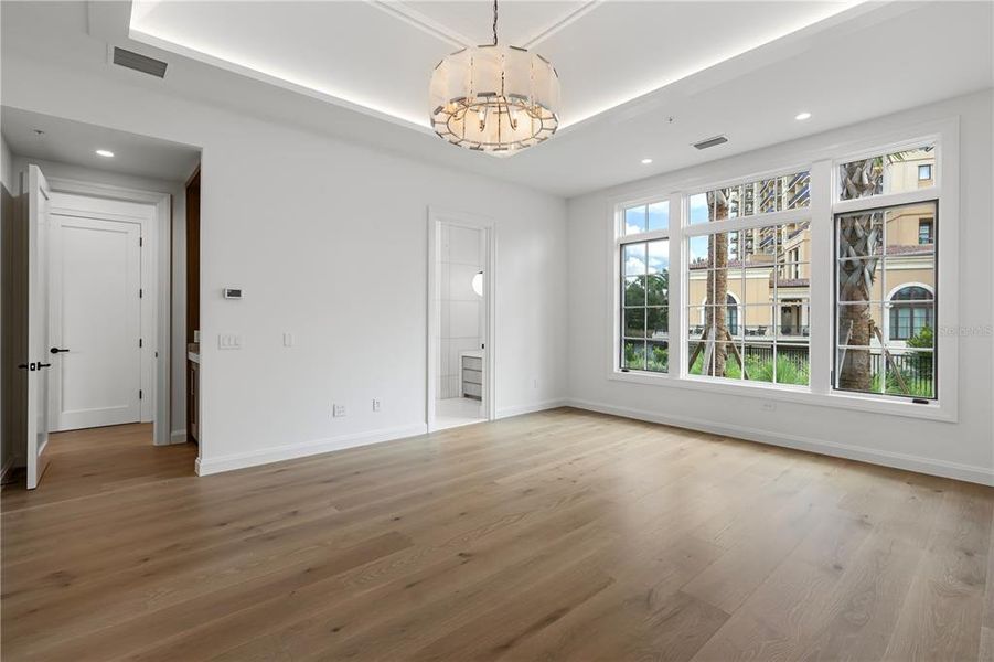 Spacious, unfurnished interior of a new home in , Orlando (Image 26).