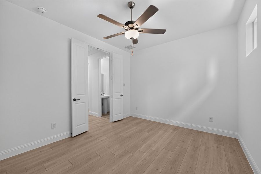 Spacious, unfurnished interior of a new home in South Oak, Lakewood Village (Image 26).