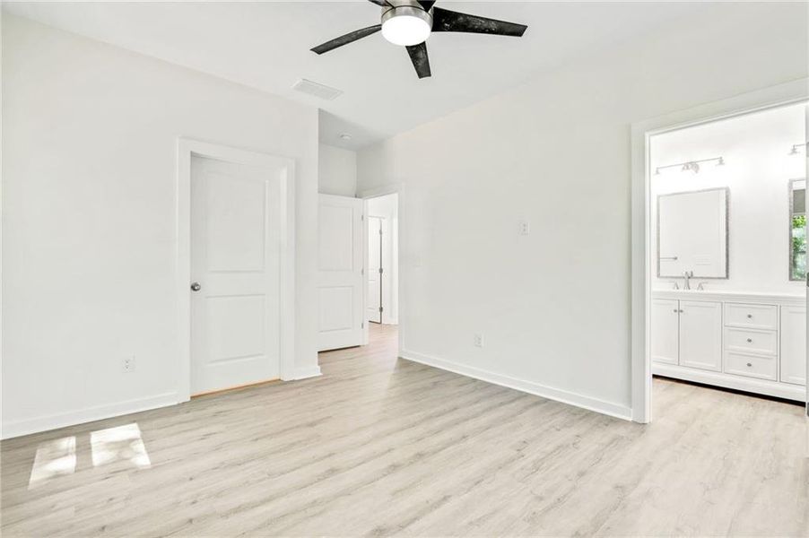 Spacious, unfurnished interior of a new home in , Cedartown (Image 11).