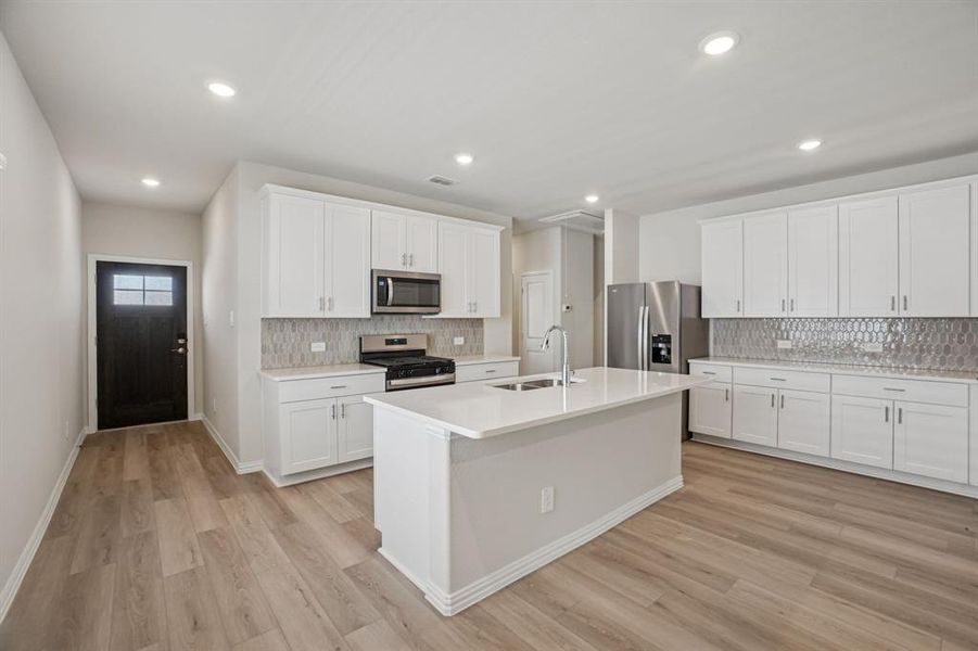 Photo is not of the actual home, but is an inspirational photo of builder’s model home and may depict options, furnishings, and/or decorator features that are not included. Photo is not of the actual home, but is an inspirational photo of builder’s model home and may depict options, furnishings, and/or decorator features that are not included.