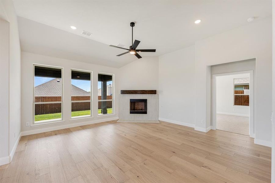 Spacious, unfurnished interior of a new home in Hunters Ridge, Crowley (Image 19).