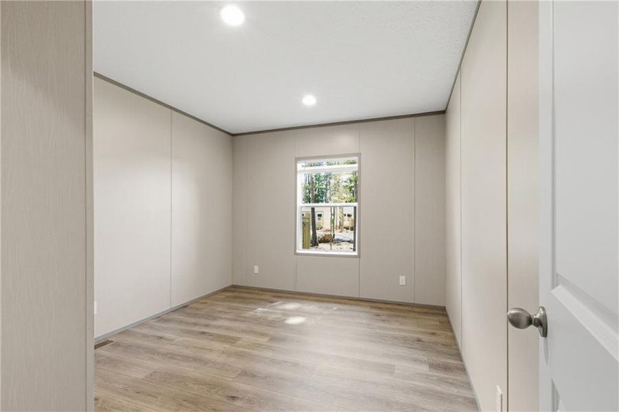 Spacious, unfurnished interior of a new home in , Alto (Image 22).