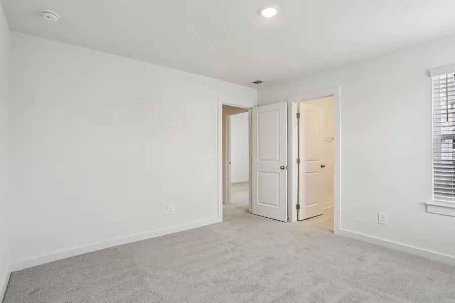 Spacious, unfurnished interior of a new home in Greystone - Parc Townhomes, Smyrna (Image 14).