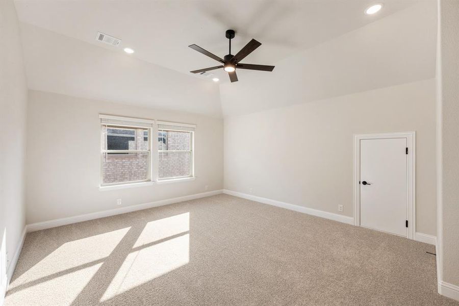 Spacious, unfurnished interior of a new home in The Enclave at Parks of Aledo, Aledo (Image 37). Spacious, unfurnished interior of a new home in The Enclave at Parks of Aledo, Aledo (Image 37).