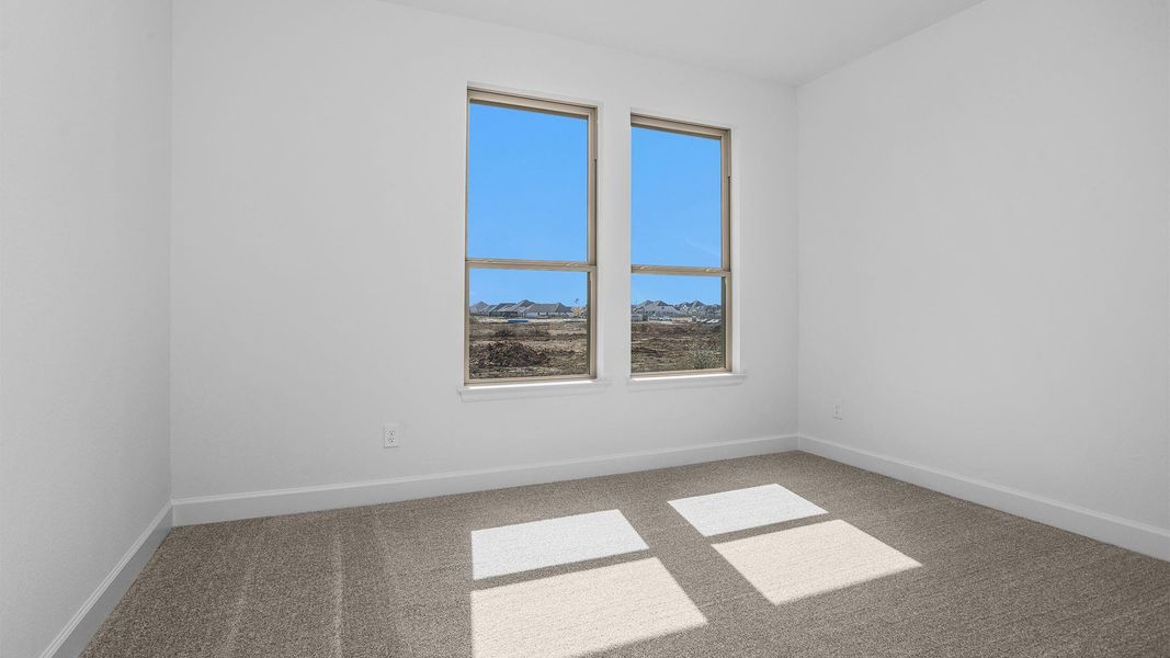 Spacious, unfurnished interior of a new home in Valencia, Manvel (Image 12).